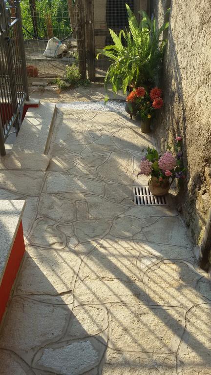 Agriturismo Nonni Devia Lucinasco Εξωτερικό φωτογραφία
