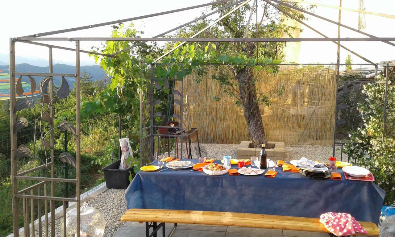 Agriturismo Nonni Devia Lucinasco Εξωτερικό φωτογραφία